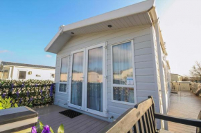 Stunning Caravan With Large Decking At California Cliffs In Norfolk Ref 50001Oc